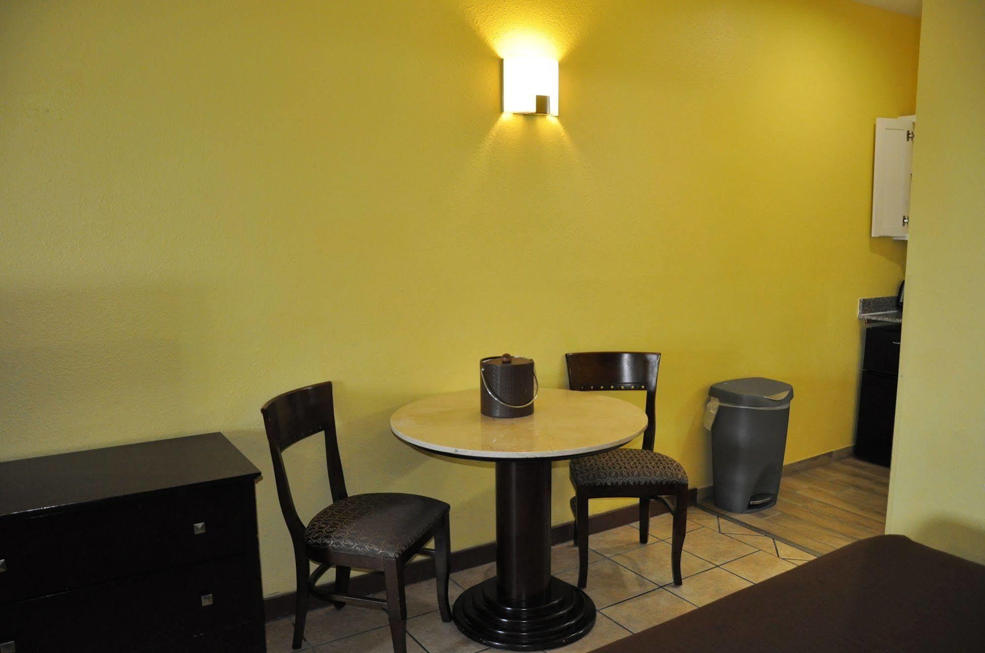 Hotel Plantation Suites&conference Center 4*